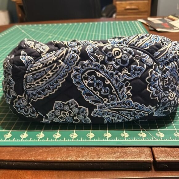 Vera Bradley Quilted Glenna Blue Bandana - Picture 6 of 7